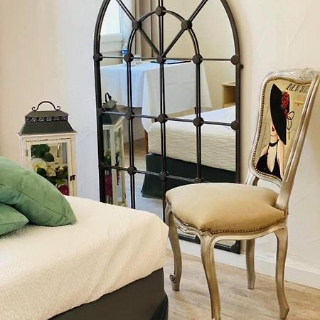 Hotel Restaurant La Plage Пор-Сен-Луи-дю-Рон Экстерьер фото